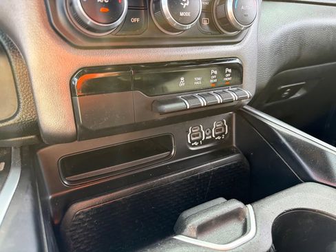 Used 2021 RAM 1500 Big Horn AWD/4WD image 39