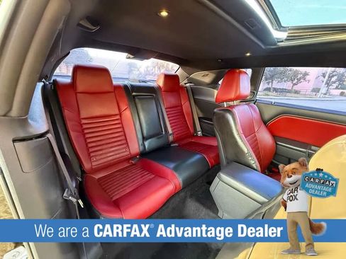 Used 2014 Dodge Challenger SXT RWD image 31