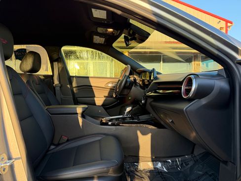 Used 2025 Chevrolet Trax RS w/ Driver Confidence Package image 22