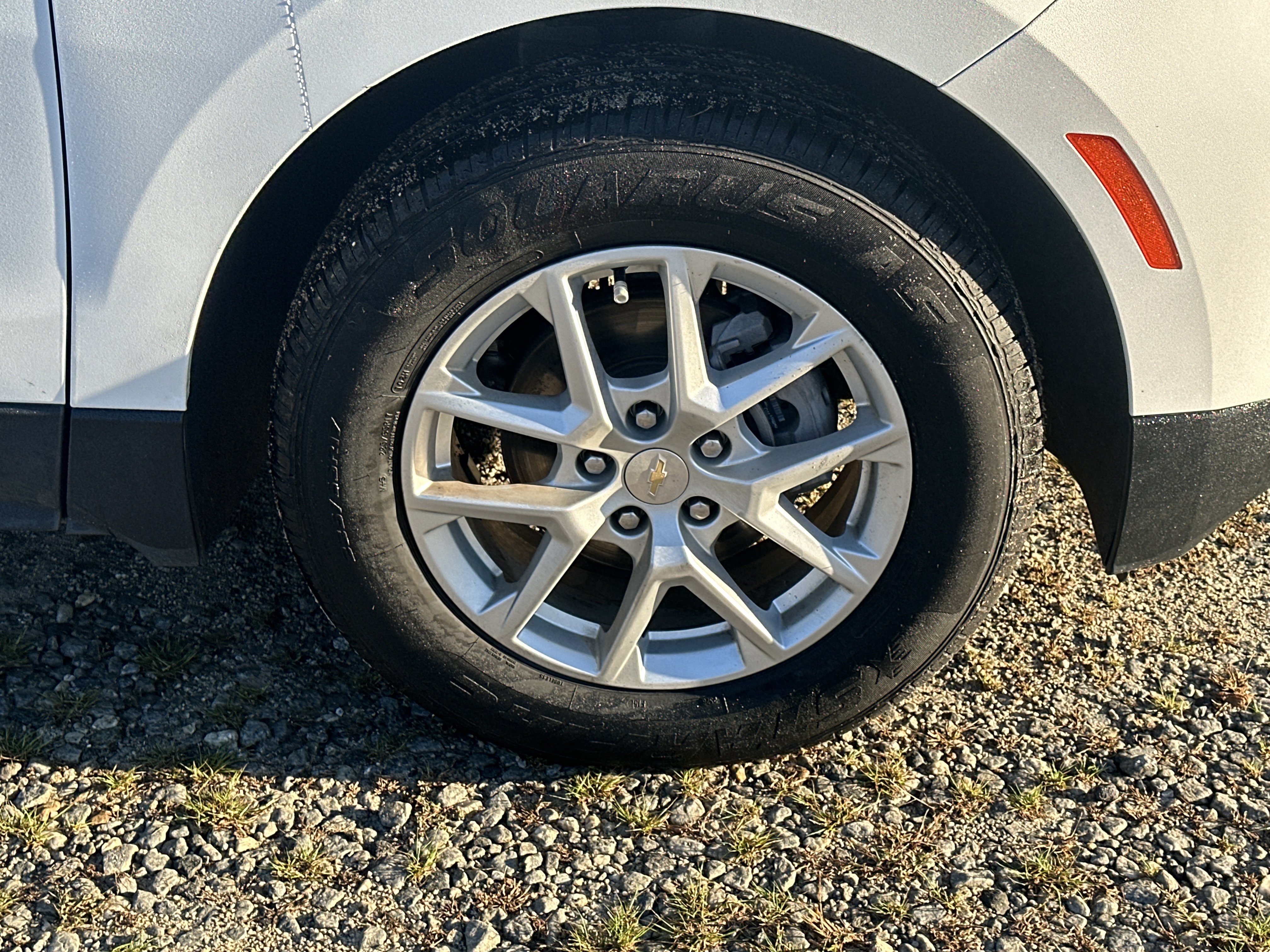 Used 2024 Chevrolet Equinox LT AWD/4WD image 12