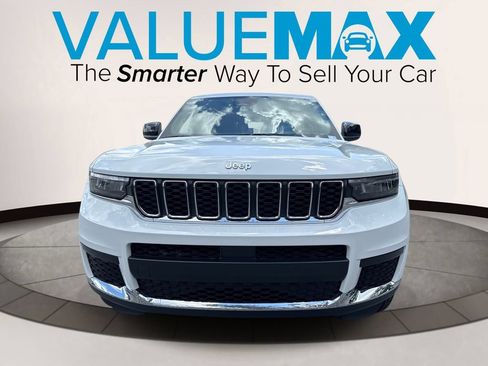 Used 2025 Jeep Grand Cherokee L Laredo w/ Luxury Tech Group I RWD image 9