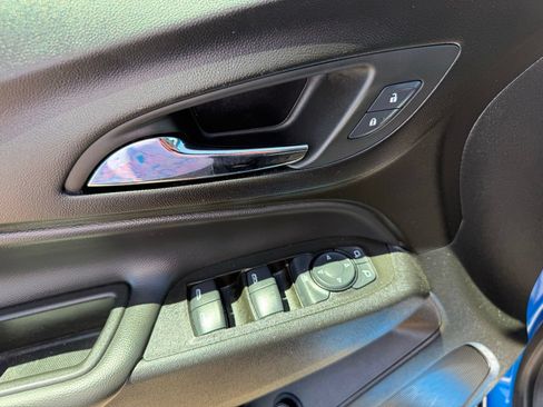 Certified 2024 Chevrolet Equinox LT AWD/4WD image 12