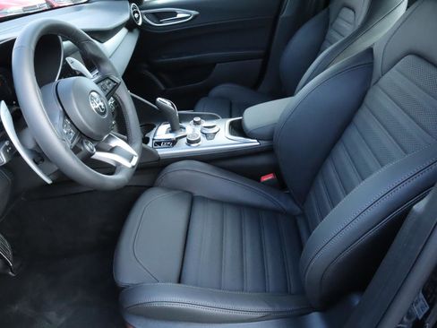 New 2025 Alfa Romeo Giulia w/ Veloce Package Rwd image 17