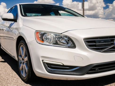 Used 2016 Volvo S60 T5 Premier w/ Convenience Package image 3