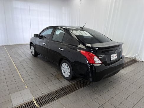 Used 2016 Nissan Versa SV w/ SV Tech Package FWD image 7