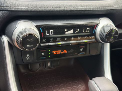 Used 2022 Toyota RAV4 Limited w/ Limited Grade Weather Package FWD image 17