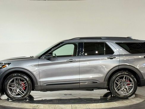 New 2026 Ford Explorer ST w/ Sun And Sound Package image 6