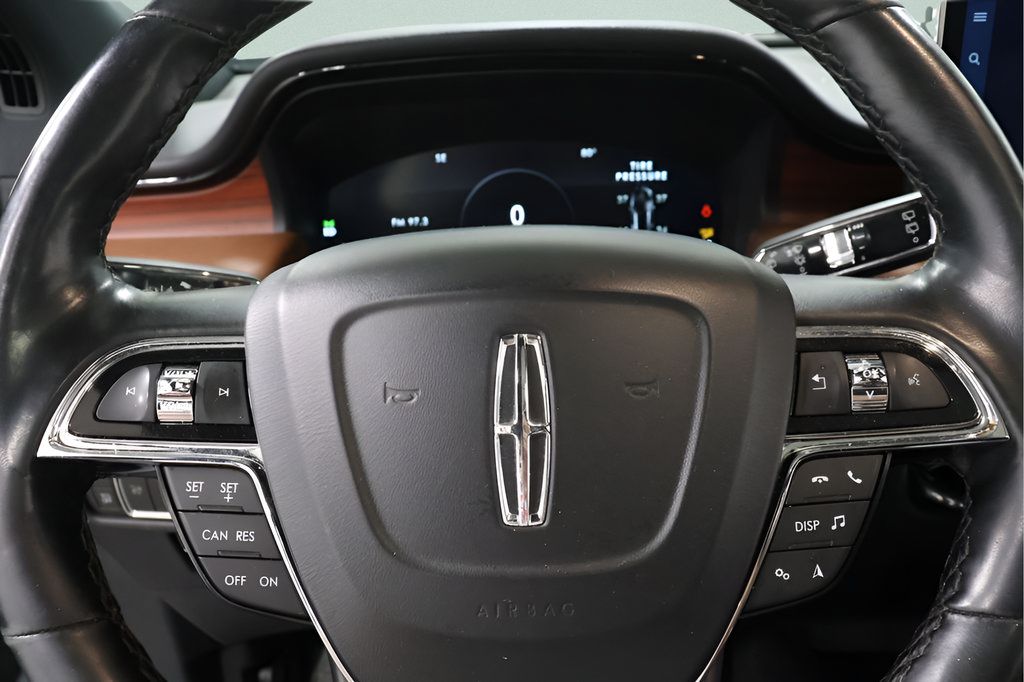 Used 2023 Lincoln Nautilus Reserve AWD/4WD image 13