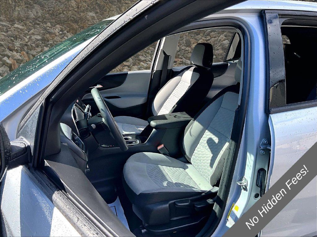 Used 2018 Chevrolet Equinox LS AWD/4WD image 21