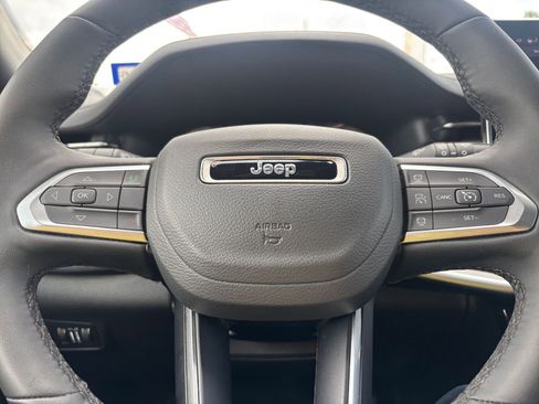 Used 2025 Jeep Compass Limited AWD/4WD image 29