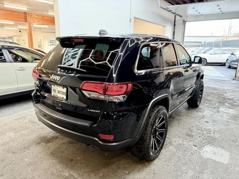 Used 2021 Jeep Grand Cherokee Laredo AWD/4WD image 3