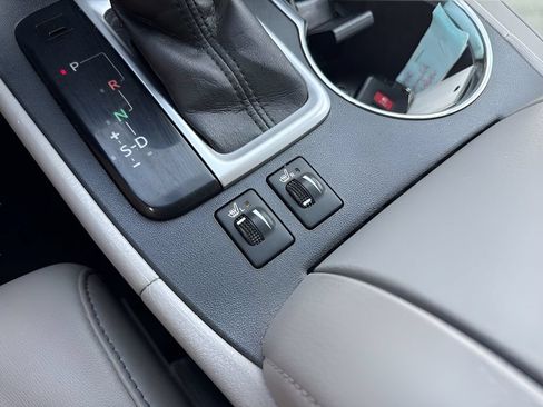 Used 2016 Toyota Highlander XLE AWD/4WD image 22