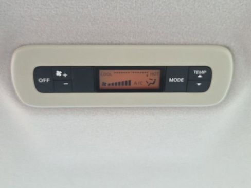 Used 2014 Nissan Quest S image 15