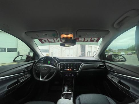 Used 2023 Chevrolet Bolt EUV LT w/ Convenience Package FWD image 25