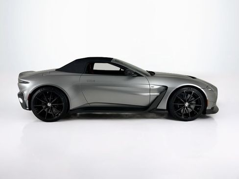 Used 2023 Aston Martin V12 Vantage Roadster RWD image 6