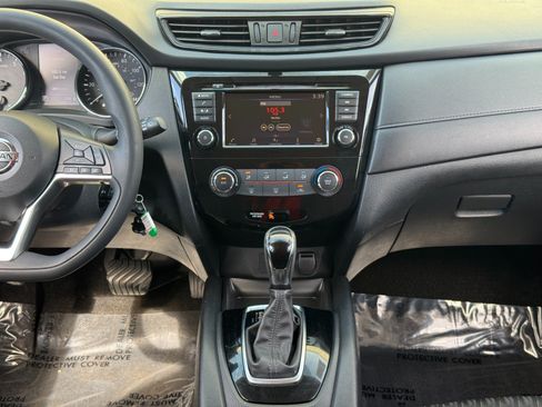 Used 2018 Nissan Rogue S FWD image 22