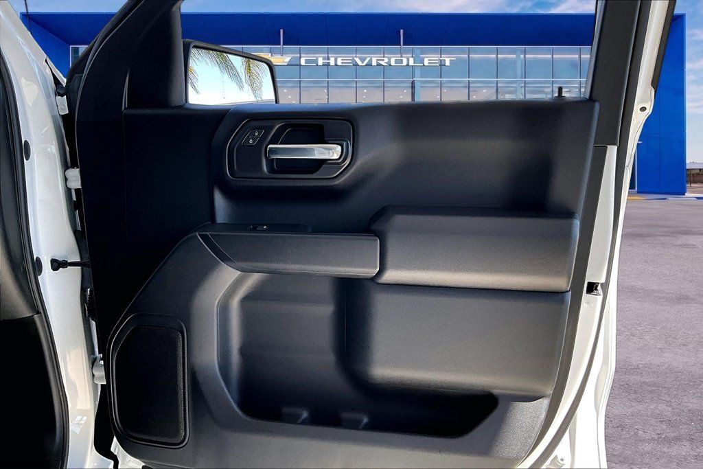 Used 2023 Chevrolet Silverado 1500 Custom RWD image 17