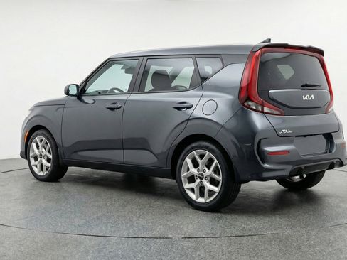 Used 2025 Kia Soul LX w/ LX Technology Package FWD image 6