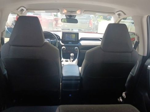 Used 2020 Toyota RAV4 LE image 13