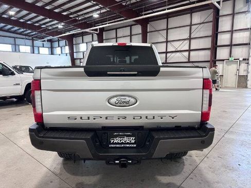 Used 2017 Ford F250 Lariat w/ Lariat Ultimate Package AWD/4WD image 8