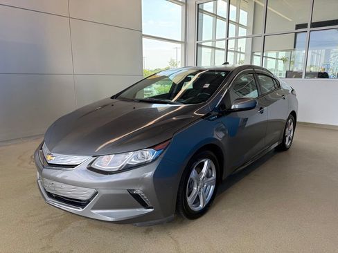 Used 2017 Chevrolet Volt LT FWD image 4