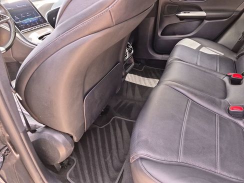 Used 2024 Mercedes-Benz GLC 300 4MATIC image 36