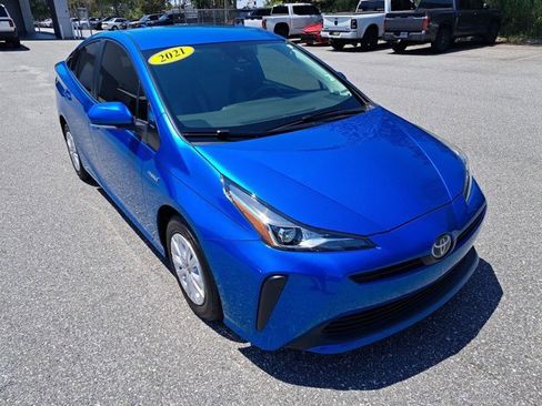 Used 2021 Toyota Prius L Eco image 2