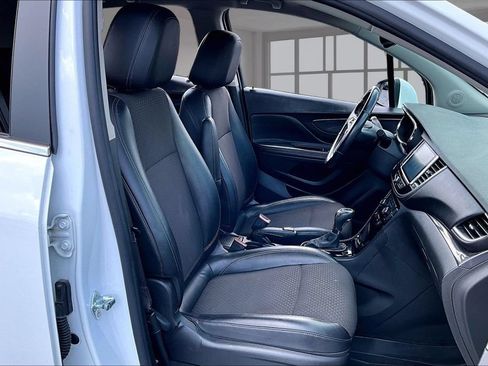 Used 2020 Buick Encore Preferred AWD/4WD image 7