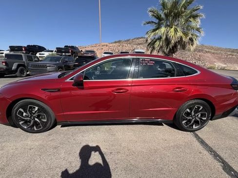 Used 2024 Hyundai Sonata SEL FWD image 2