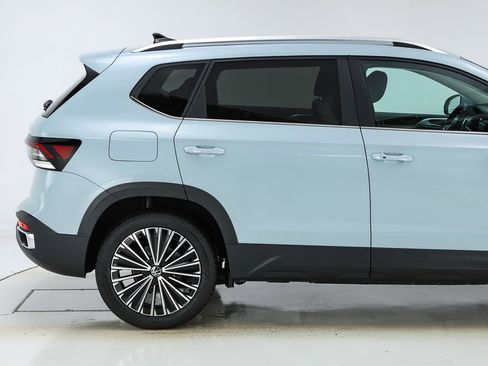 New 2026 Volkswagen Taos SE FWD image 48