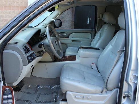 Used 2011 Chevrolet Tahoe LTZ image 10