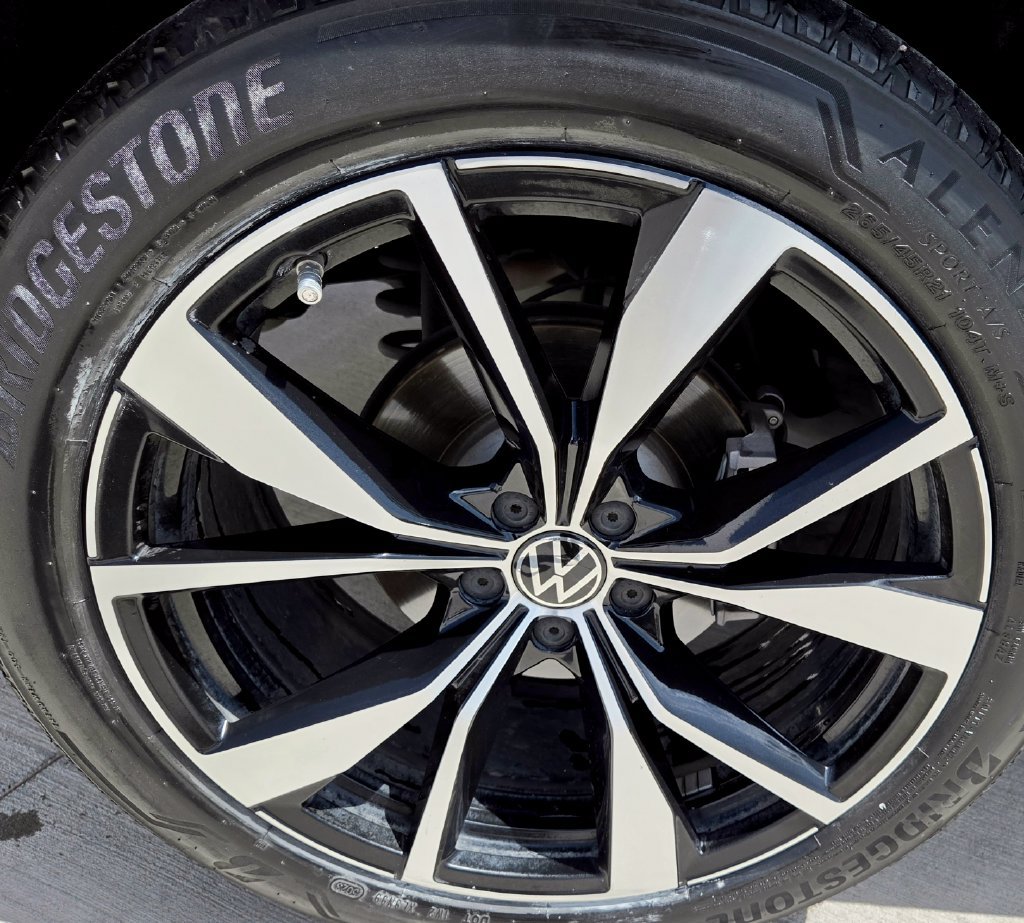 Used 2024 Volkswagen Atlas Cross Sport SEL Premium R-Line AWD/4WD image 10