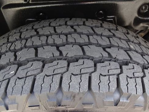 Used 2018 Jeep Wrangler Unlimited Sahara image 37