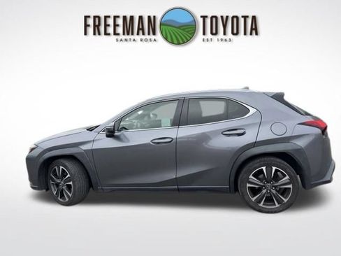 Used 2020 Lexus UX 200 w/ Premium Package FWD image 4