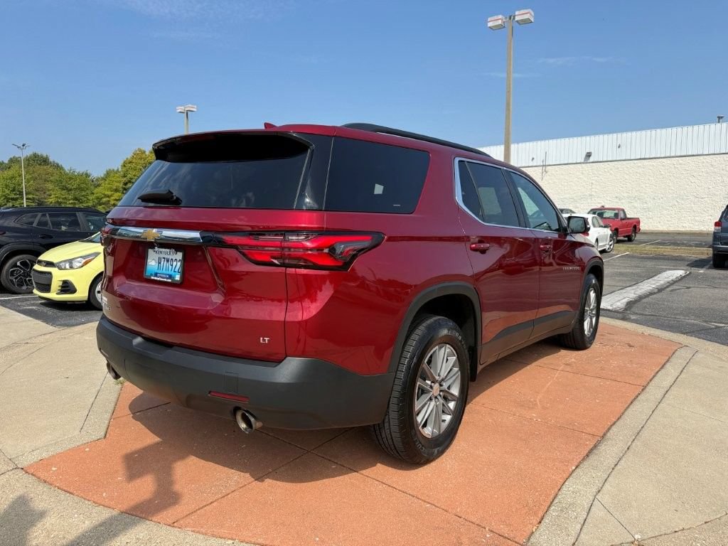 Used 2023 Chevrolet Traverse LT FWD image 6