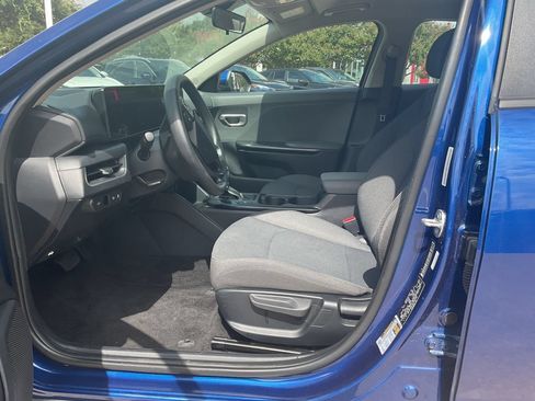 Used 2025 Kia K4 FWD image 8