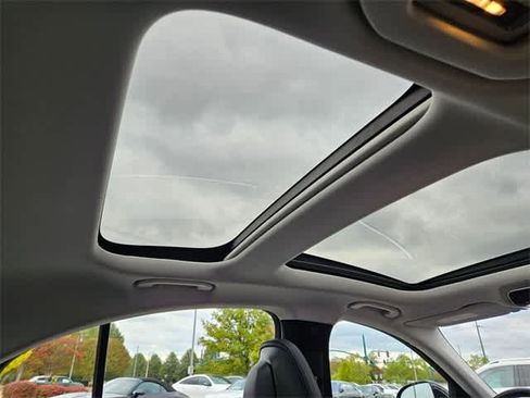 Used 2024 Mercedes-Benz E 350 4MATIC Sedan image 21