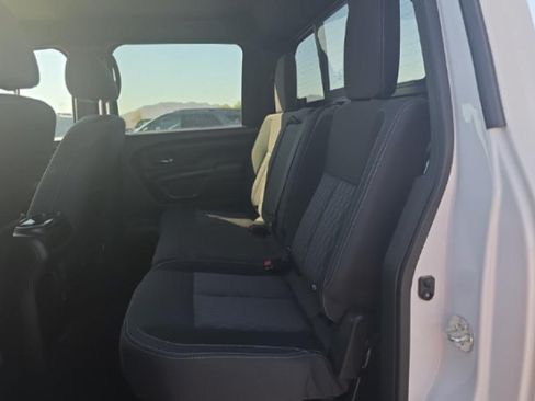 Used 2023 Nissan Titan SV w/ SV Convenience Package AWD/4WD image 8