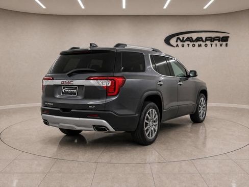 Used 2023 GMC Acadia SLT w/ Preferred Package FWD image 7
