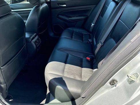 Used 2019 Nissan Altima 2.0 Platinum FWD image 15