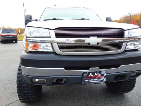 Used 2004 Chevrolet Silverado 2500 LT w/ Heavy-Duty Power Package image 41