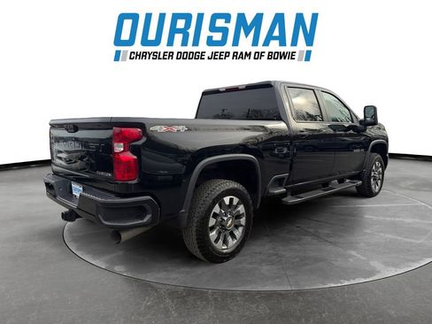 Used 2024 Chevrolet Silverado 2500 Custom w/ Custom Value Package image 6