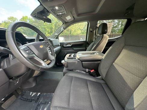 Used 2024 Chevrolet Silverado 1500 LT RWD image 13