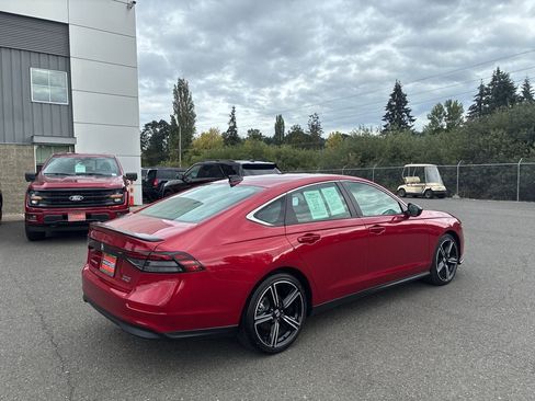 Used 2024 Honda Accord Sport image 6