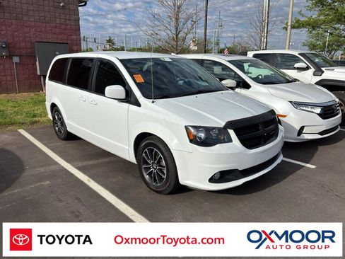Used 2018 Dodge Grand Caravan SE image 1