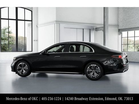 Used 2025 Mercedes-Benz E 350 4MATIC Sedan image 32