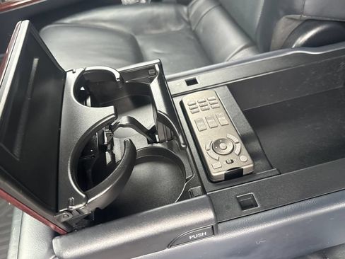 Used 2014 Lexus LX 570 4WD image 34