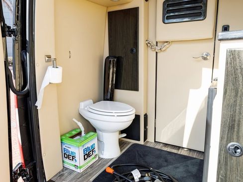 Used 2022 Mercedes-Benz Sprinter 3500 image 42