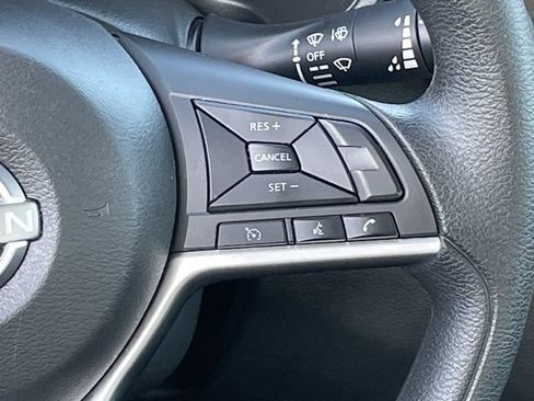 Used 2024 Nissan Altima 2.5 SV FWD image 14