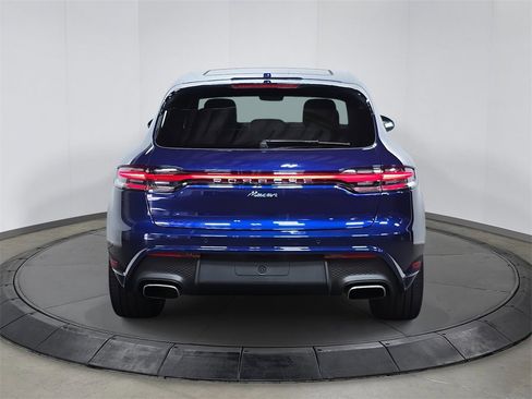 Used 2025 Porsche Macan image 8
